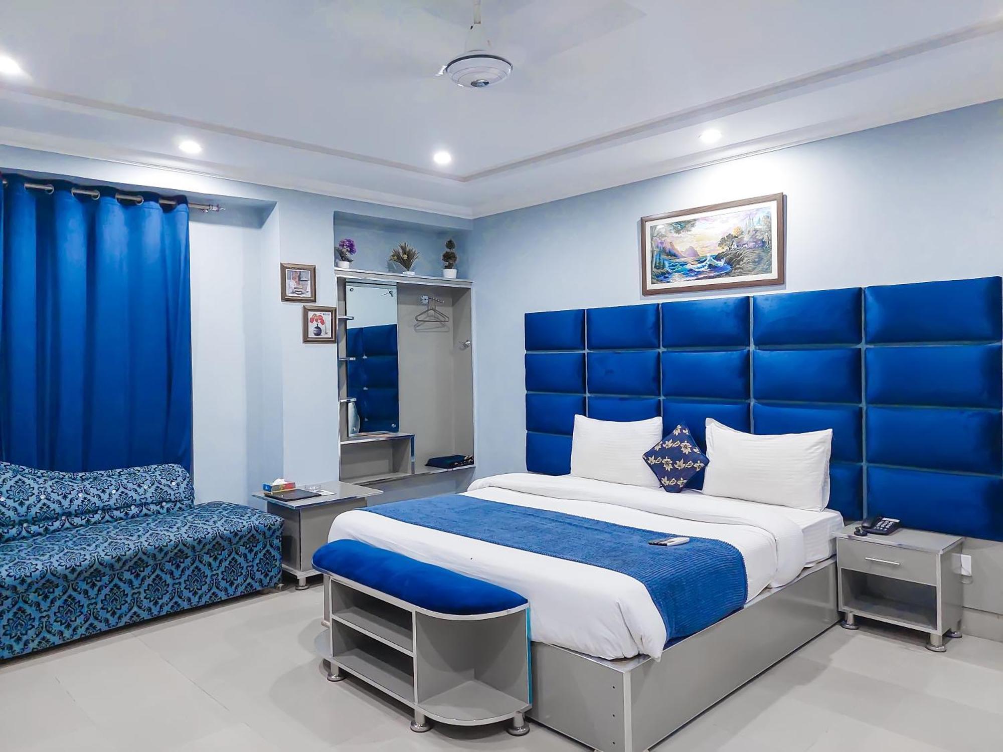 Hotel Crown Inn Мултан Экстерьер фото